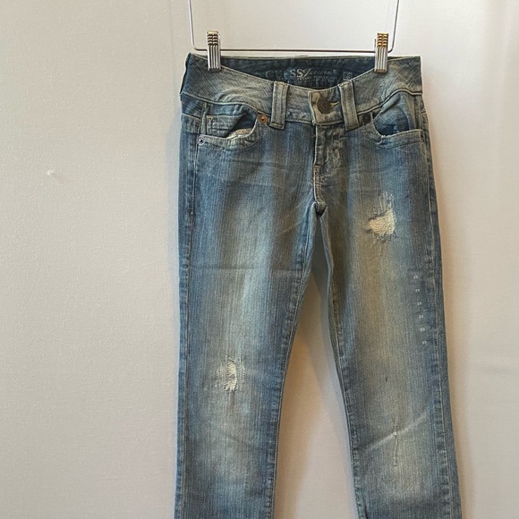 NWT GUESS DISTRESS JEANS - Picture 2 of 5